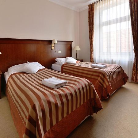 Hotel Ulubiony Кошчен Екстериор снимка