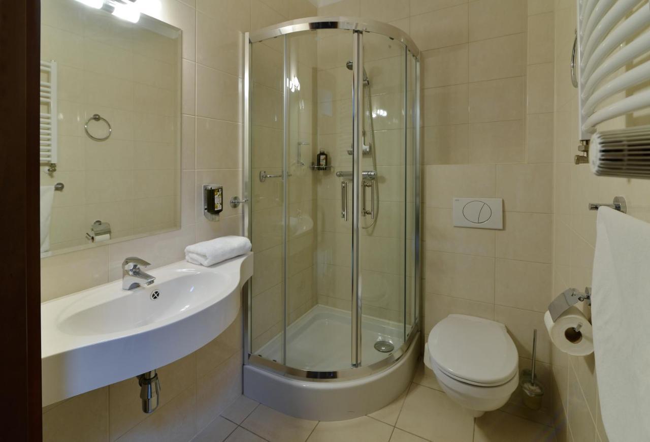 Hotel Ulubiony Кошчен Екстериор снимка