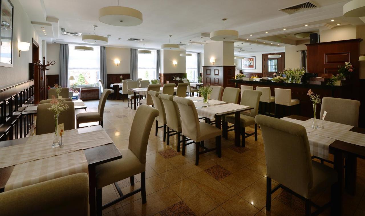 Hotel Ulubiony Кошчен Екстериор снимка