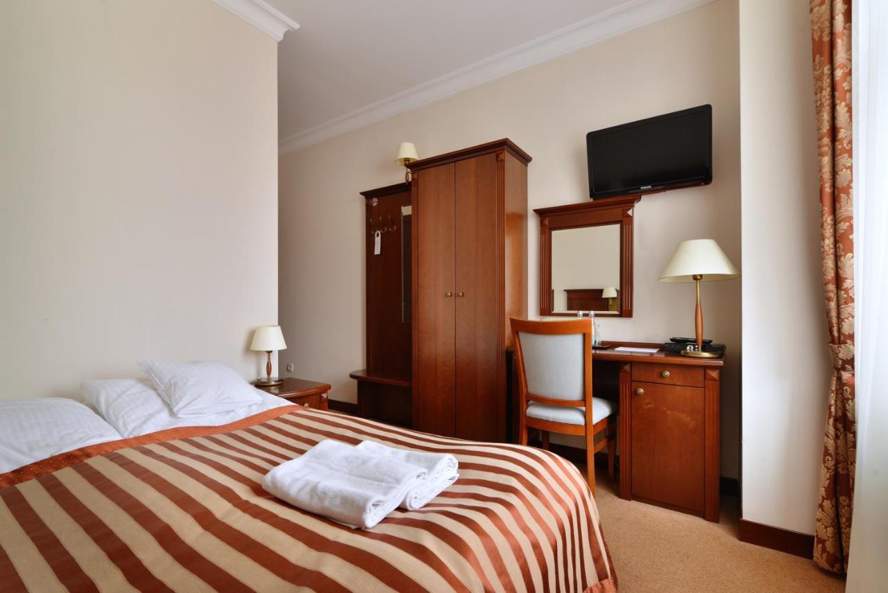 Hotel Ulubiony Кошчен Екстериор снимка