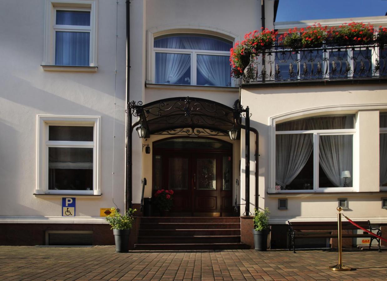 Hotel Ulubiony Кошчен Екстериор снимка