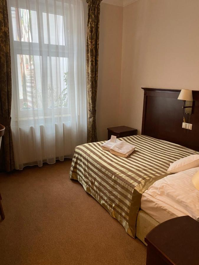 Hotel Ulubiony Кошчен Екстериор снимка